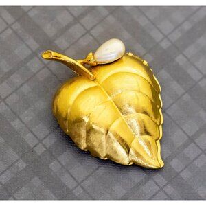 Vintage Art Nouveau Leaf Faux Pearl Gold Tone Brooch by Avon, G40